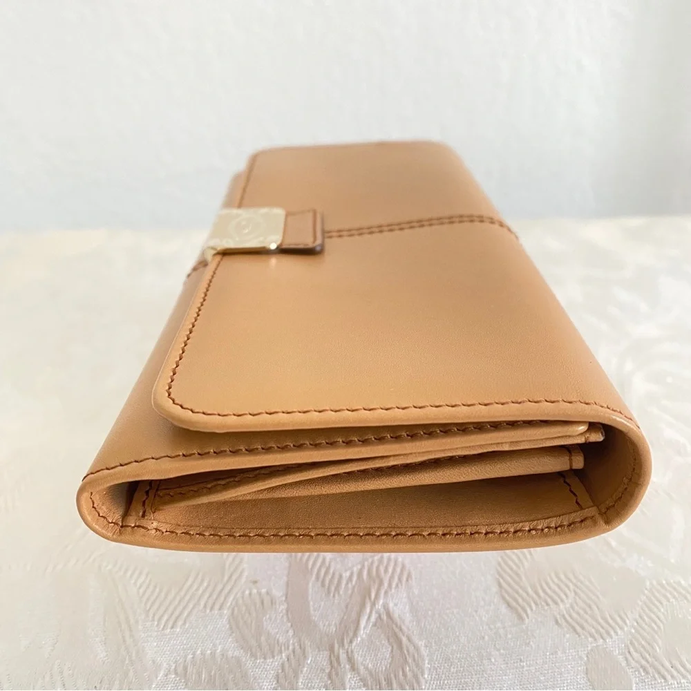 Tod's cognac brown leather wallet